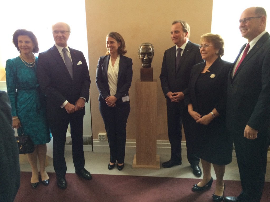 Their Majesties, King and Queen of Sweden, Ms. Caroline Edelstam, granddaughter of Harald Edelstam and President of the Edelstam Foundation, the Prime Minister of Sweden, Mr. Stefan Löfven, President of Chile, Ms. Michelle Bachelet, and Speaker of the Parliament, Mr. Urban Ahlin.